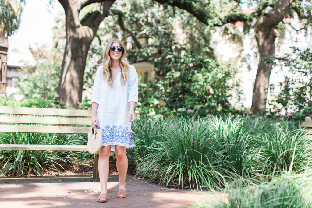 Blue Linen Tunic // Historic District Savannah, GA // Louella Reese Life & Style Blog