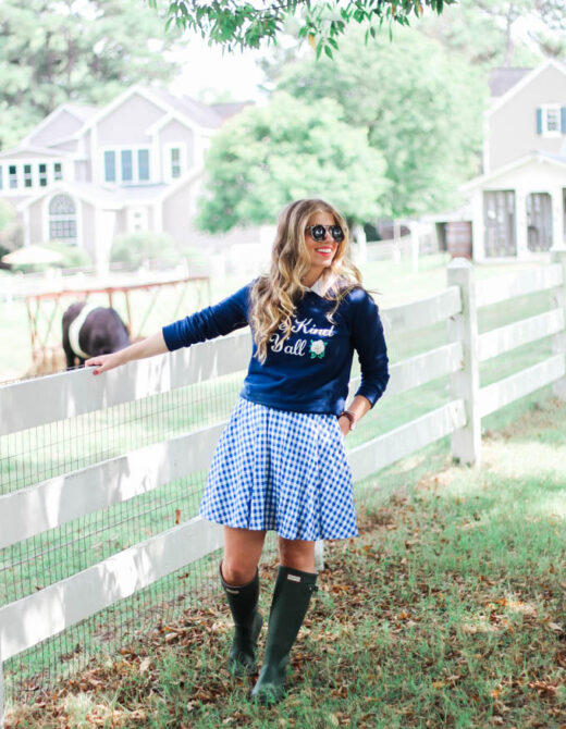 Draper James Be Kind Y'all Sweatshirt | How to Dress Up Hunter Boots | Louella Reese Life & Style Blog