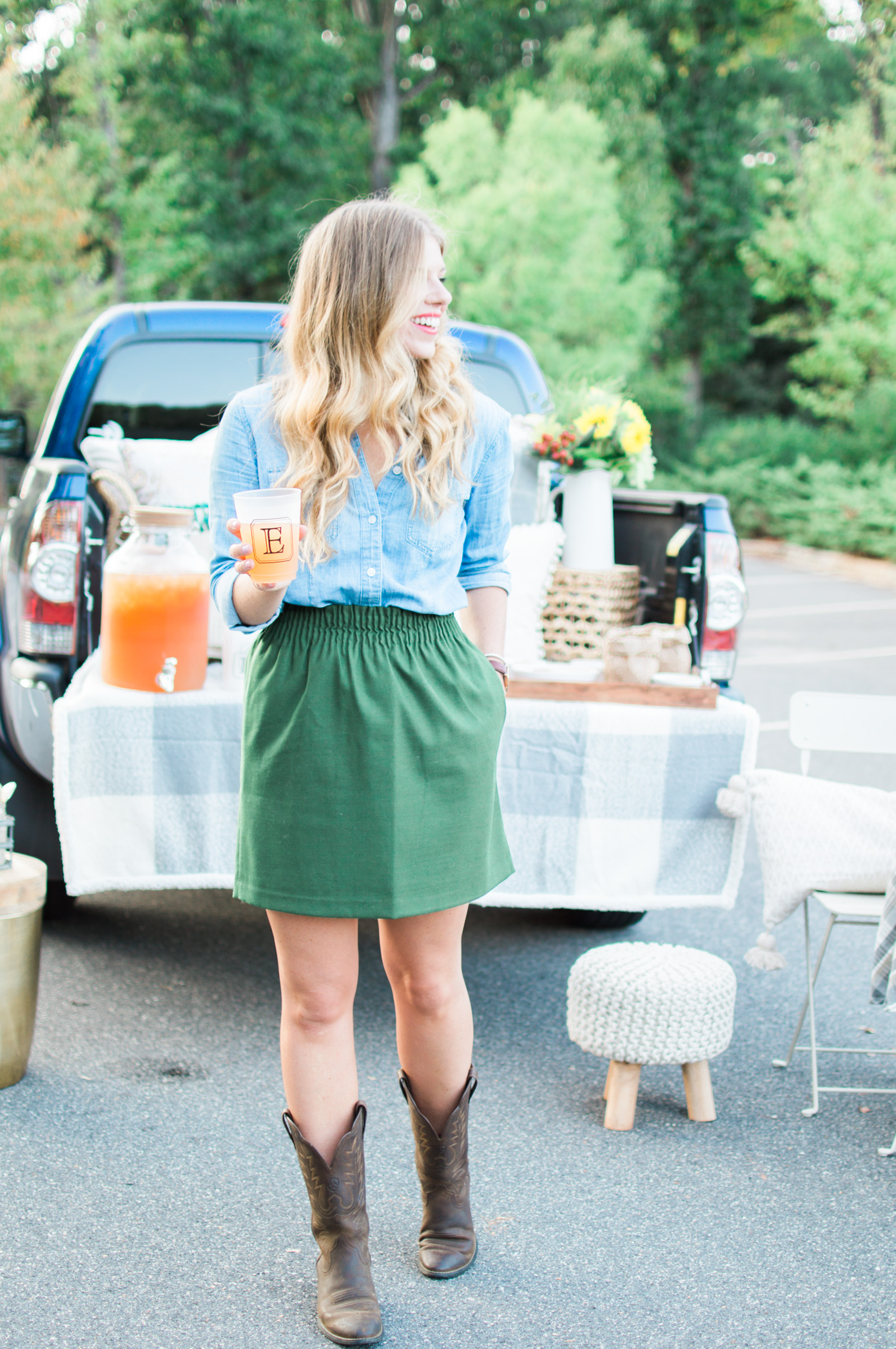 How to Throw a Tailgate Party | Cozy Chic Tailgate | Louella Reese Life & Style Blog