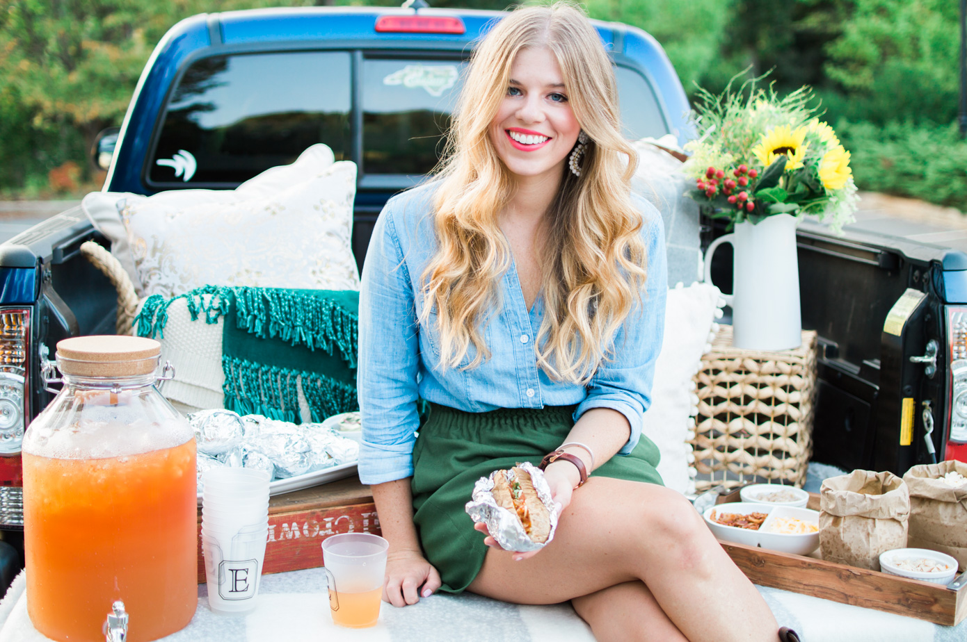 How to Throw a Tailgate Party | Cozy Chic Tailgate | Louella Reese Life & Style Blog 