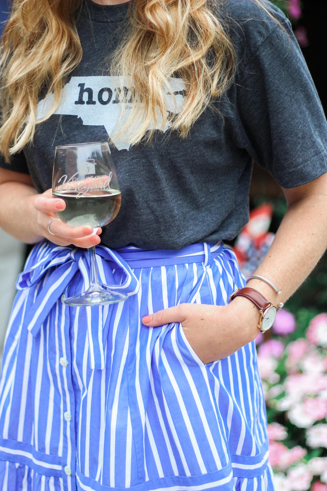 Home Tee Shirt | The Home T | What to Wear to a Winery | Louella Reese Life & Style Blog 