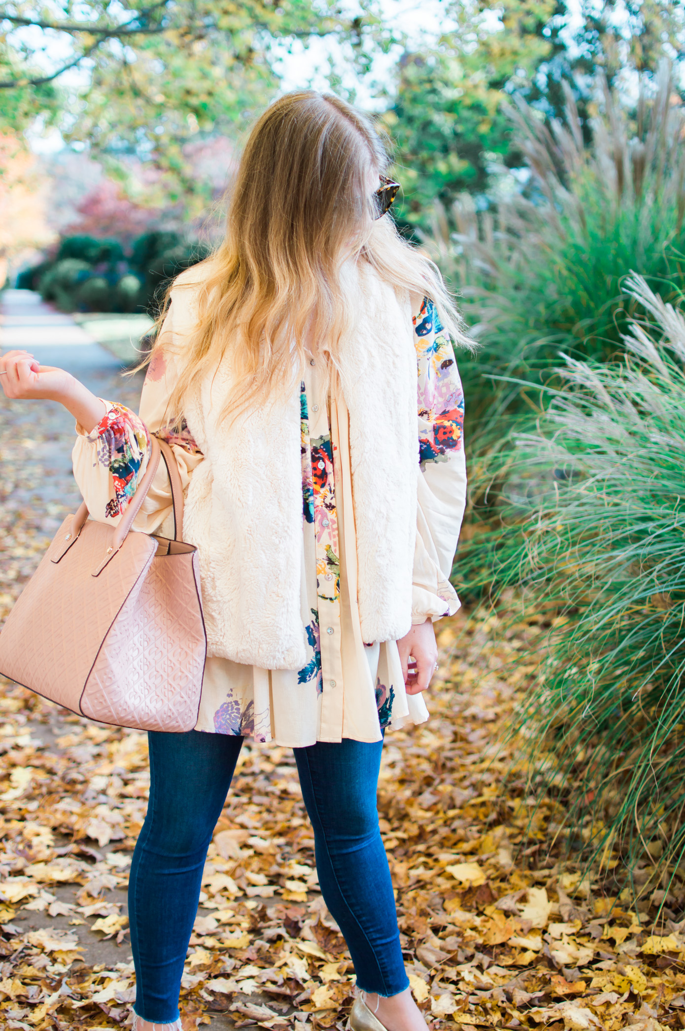 Thanksgiving Outfit Idea | How to Style a Faux Fur Vest | Louella Reese Life & Style Blog 