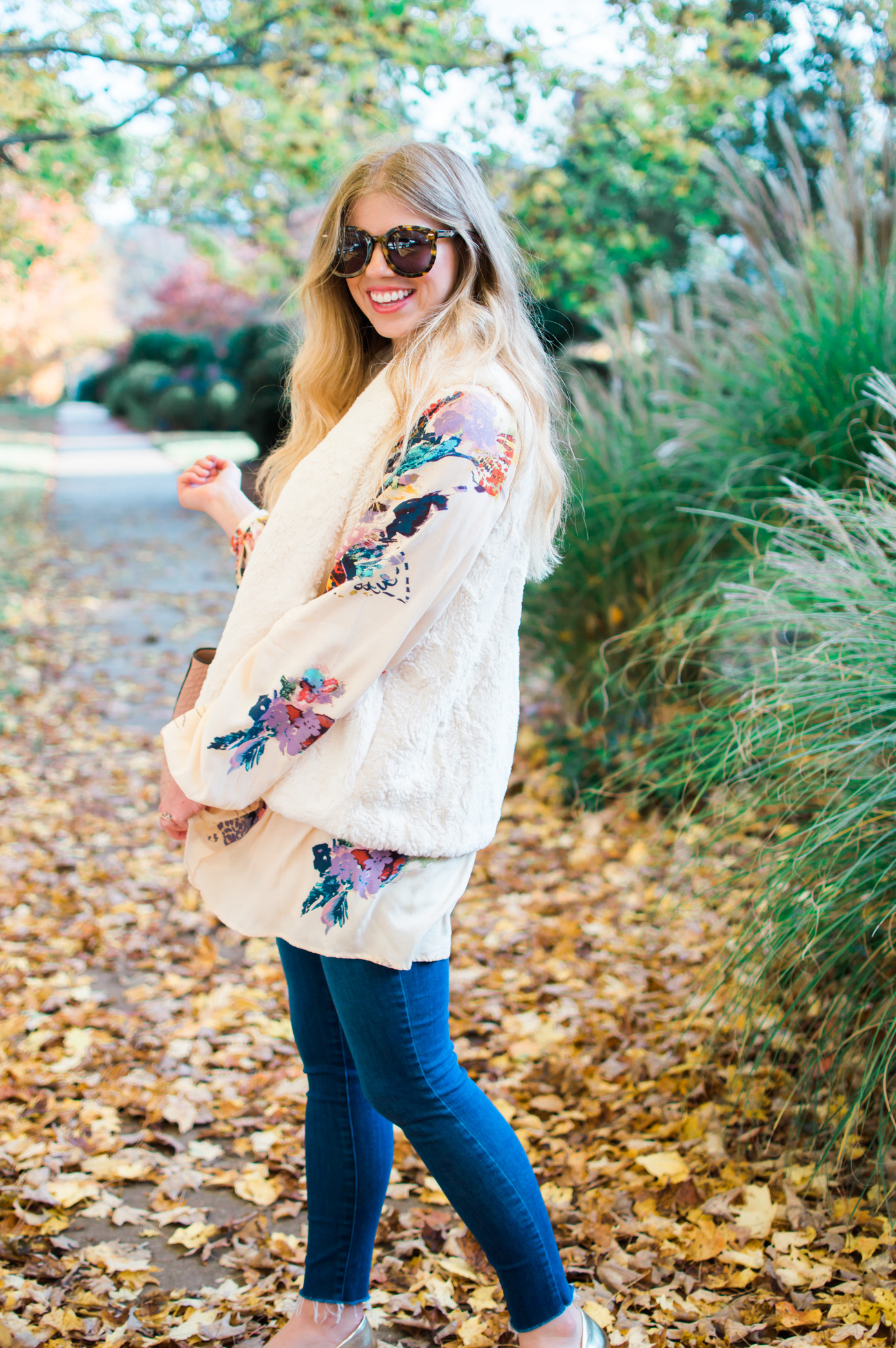 Thanksgiving Outfit Idea | How to Style a Faux Fur Vest | Louella Reese Life & Style Blog 