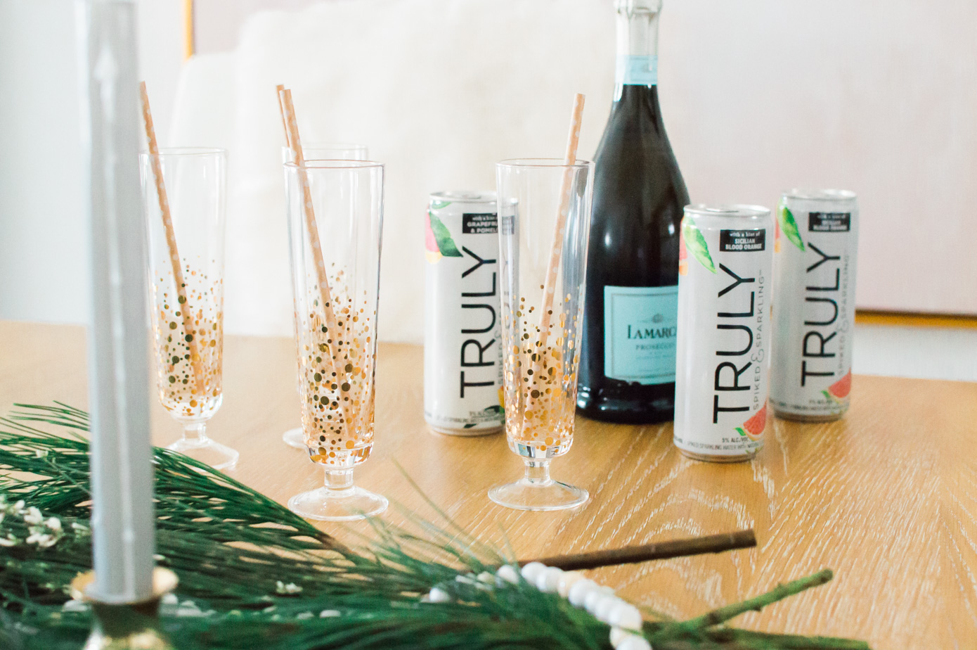 Louella Reese Truly Spiked & Sparkling Cocktail | Holiday Cocktail | Low-Calorie Cocktail | Louella Reese Life & Style Blog 