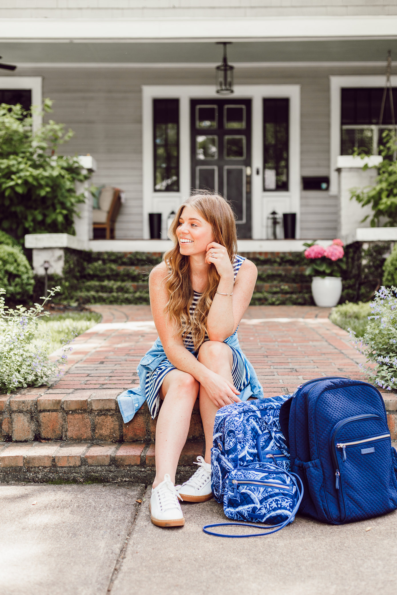 Summer Travel Packing Tips | Casual Summer Travel Outfit Inspo | Louella Reese Life & Style Blog