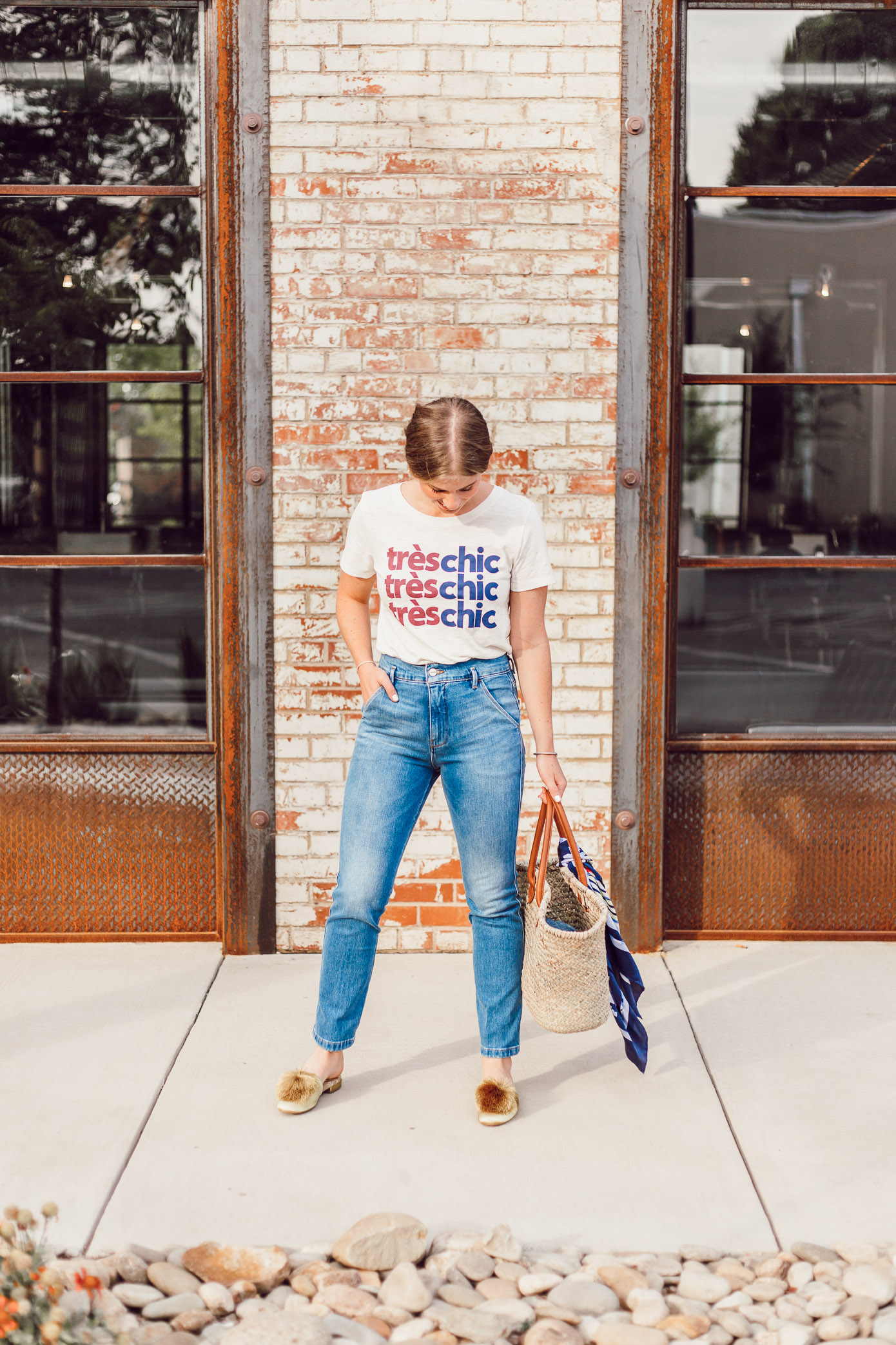 How to Style Your Favorite Graphic Tee this Summer featured on Louella Reese | Graphic Tee Summer Style, Très Chic Tee