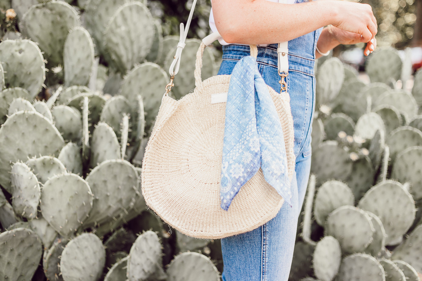 Clare V. Alice Tote | Summer Weekend Overalls Outfit Idea featured on Louella Reese #strawtote #summerstrawbags