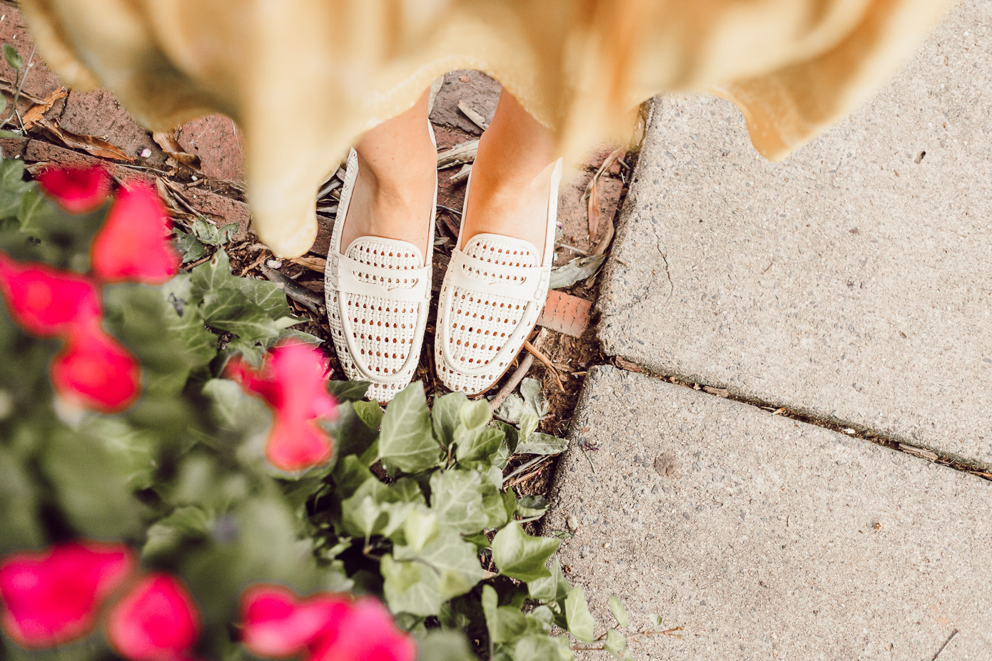 Preppy Casual Summer Style, Ivory Loafers for Late Summer, Early Fall | What to Cross Off Your Late Summer Bucket List featured on Louella Reese