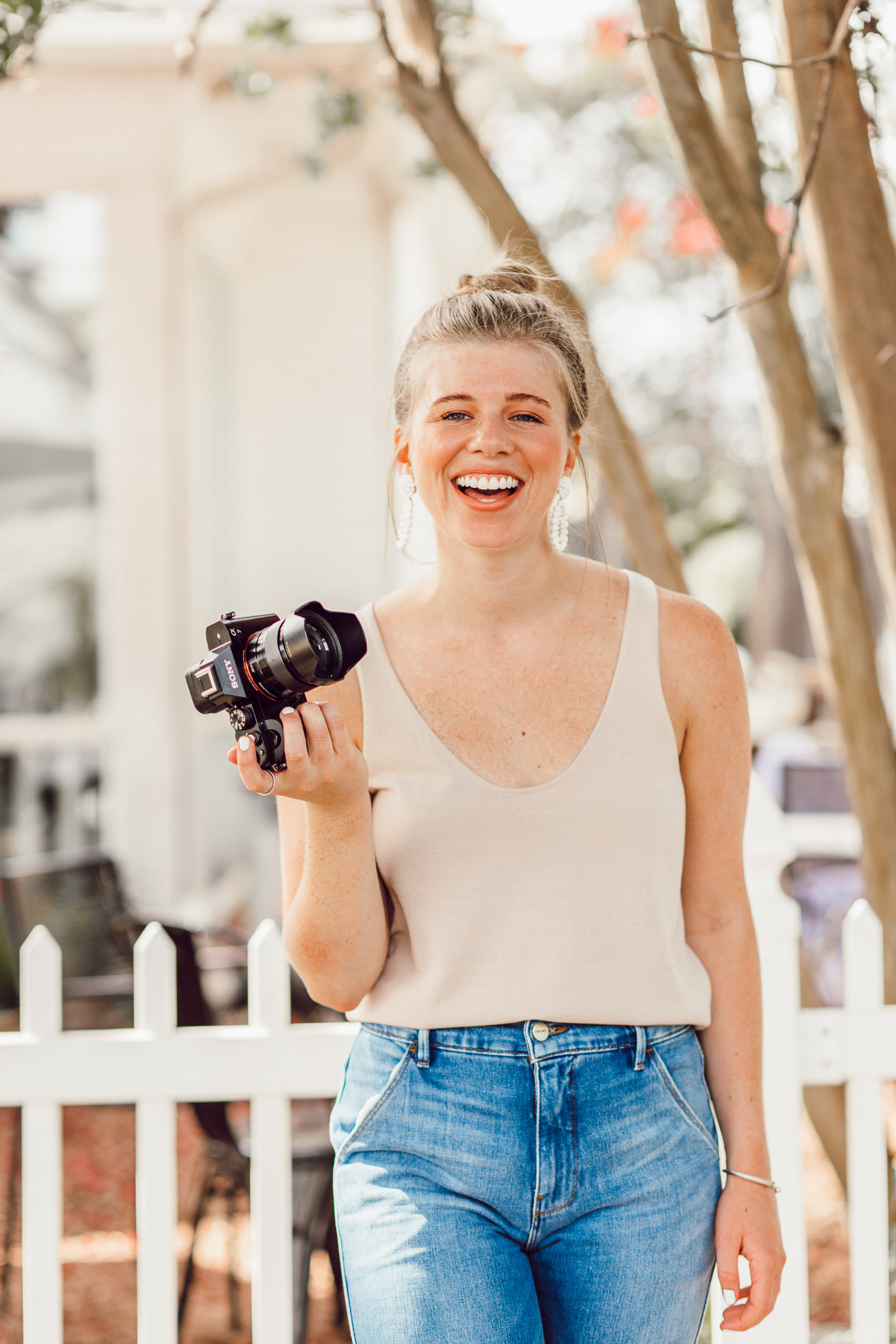 Blogger Photo Editing Tips | Blogger Camera Recommendations featured on Louella Reese