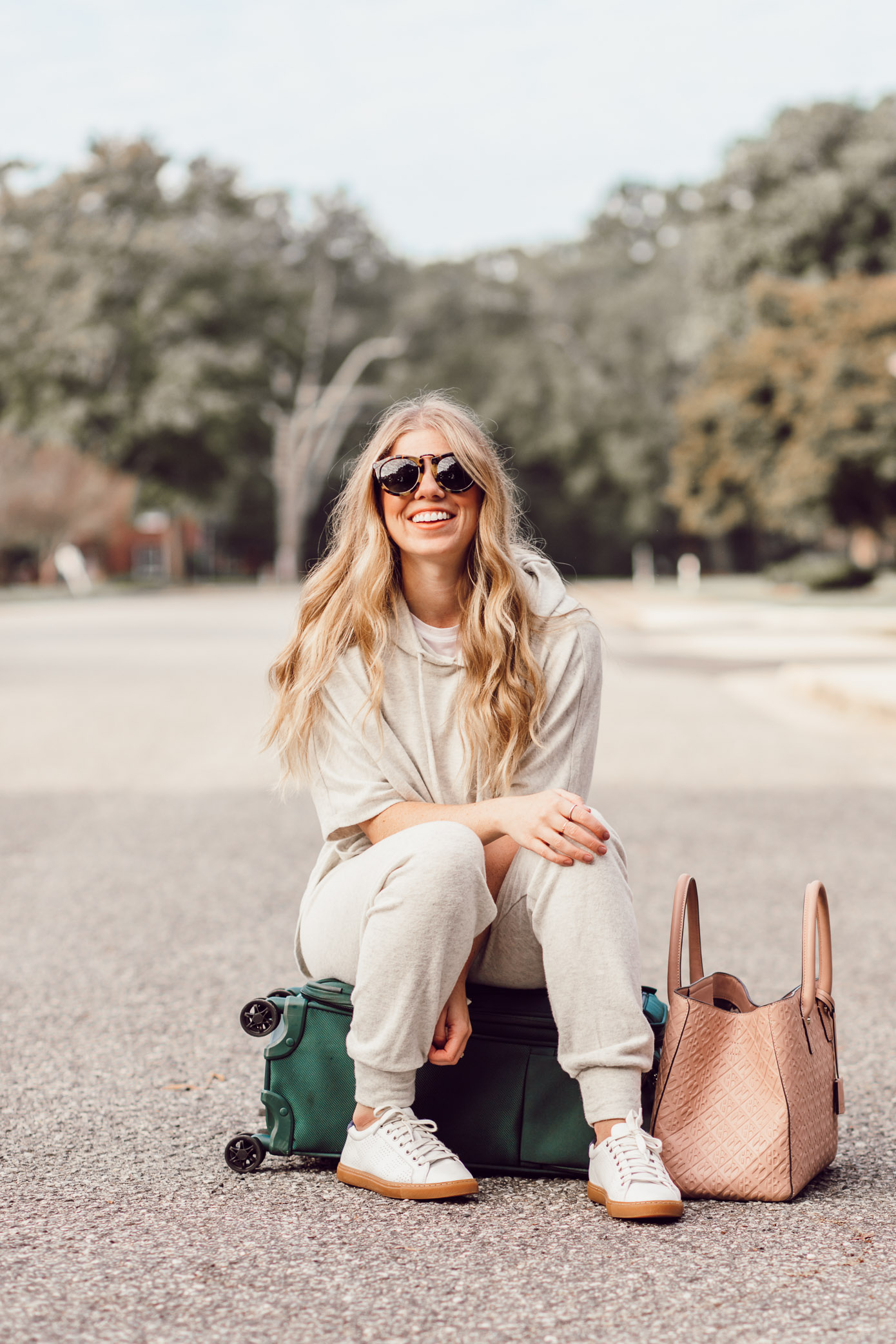 Cozy Fall Travel Style | What to Wear for Fall Travels featured on Louella Reese