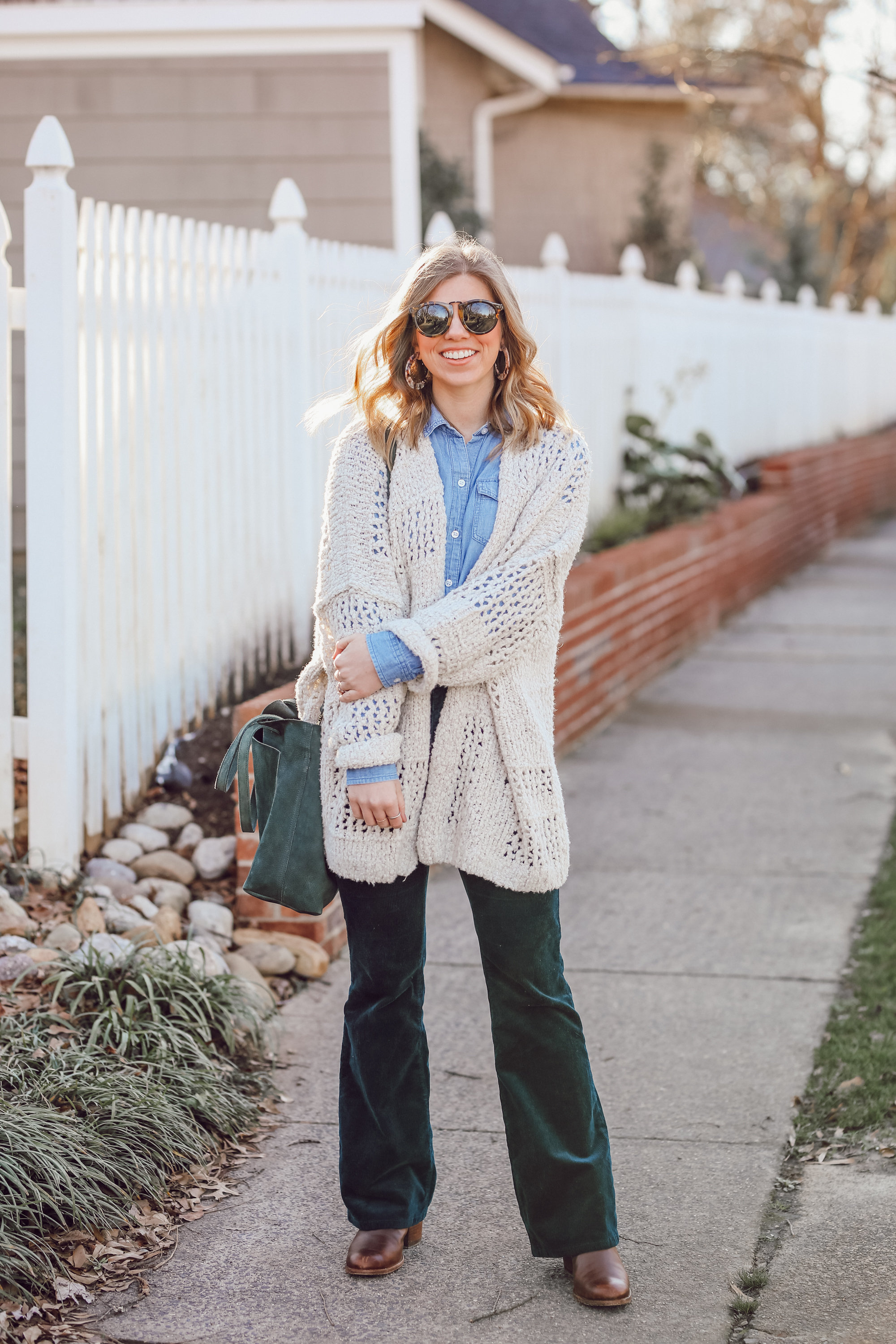 How to Pull off the 70s Trend in 2019 | Flared Corduroys, Crochet Sweater | Louella Reese