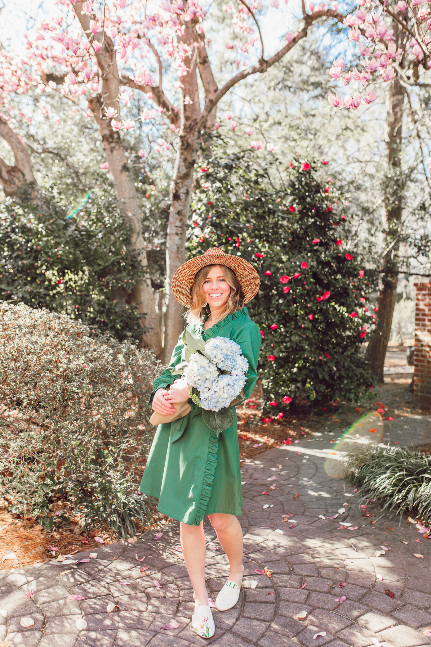 Stylish, versatile, and oh-so-comfortable, this preppy green dress is the definition of a warm-weather staple | Louella Reese