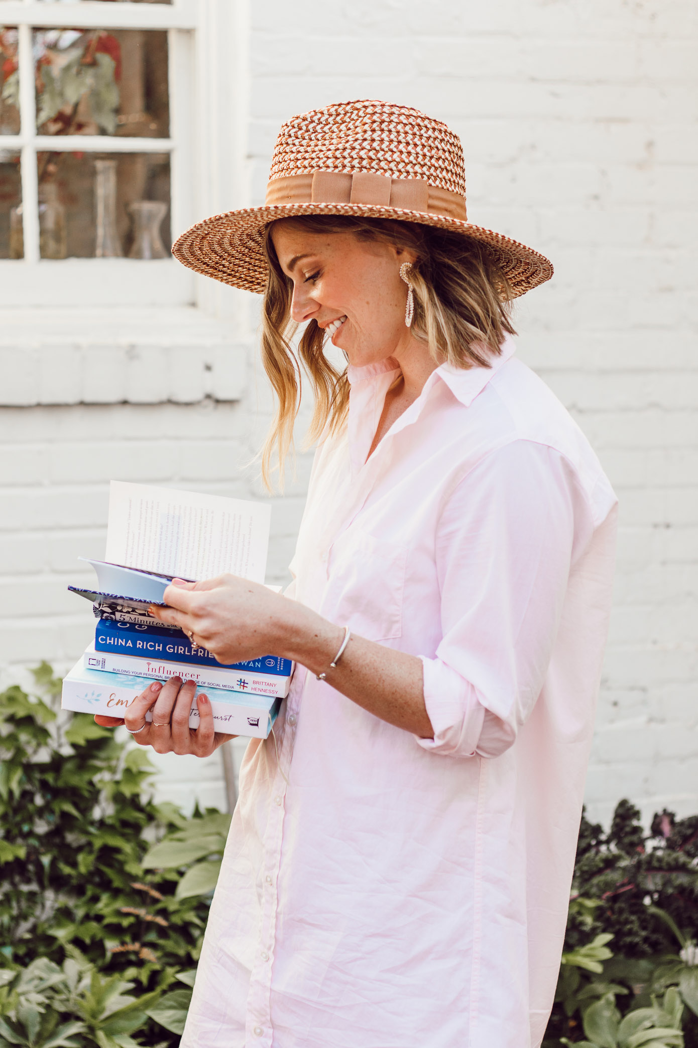 Spring Reading List | What to Read 2019 - Easy, Quick Reads + Devotionals | Louella Reese