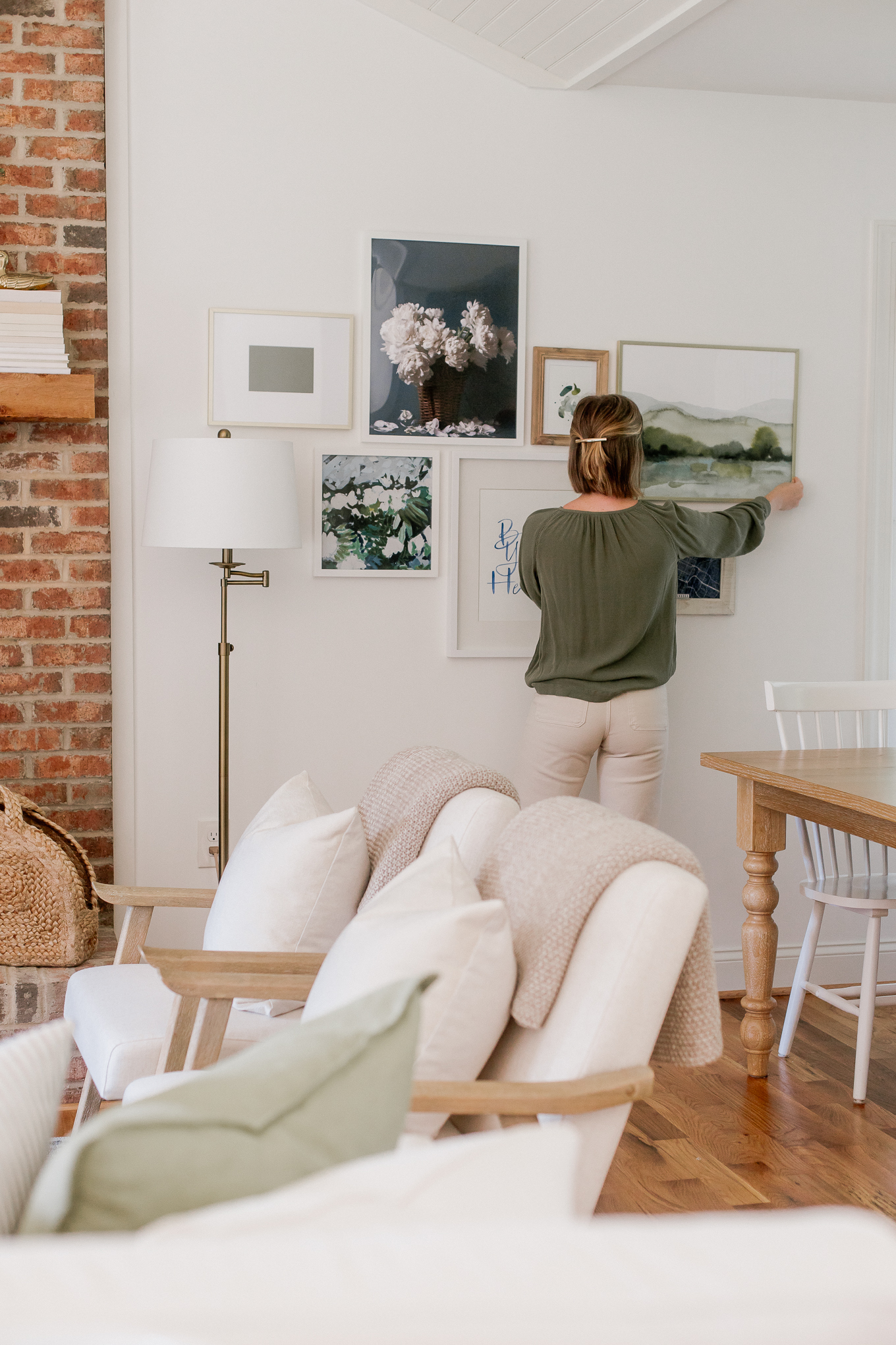 How to Create the Ultimate Gallery Wall & Compliment it with Decor | Louella Reese