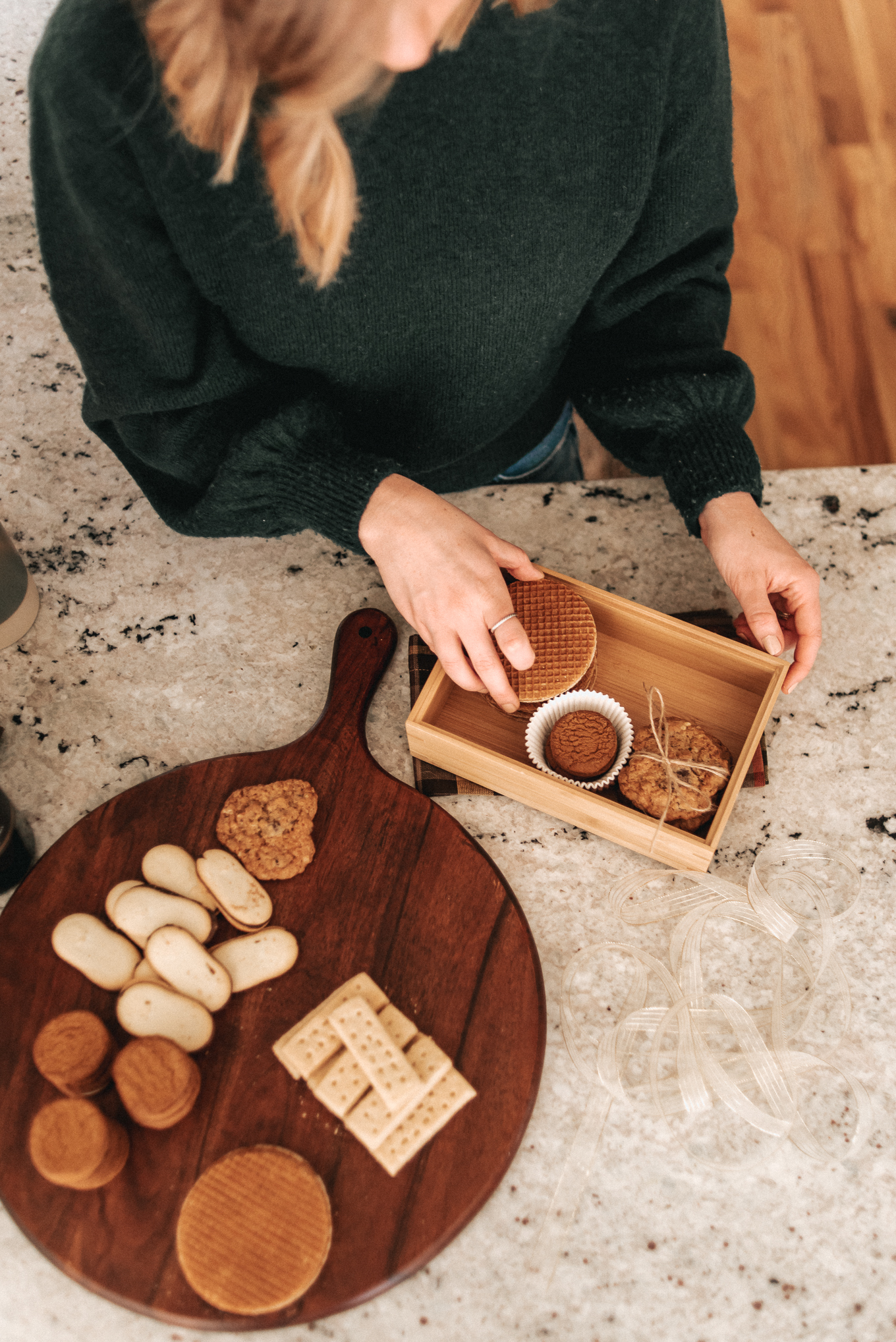 How to make a Christmas Cookie Bento Box | Homemade Christmas Gift Idea | Louella Reese