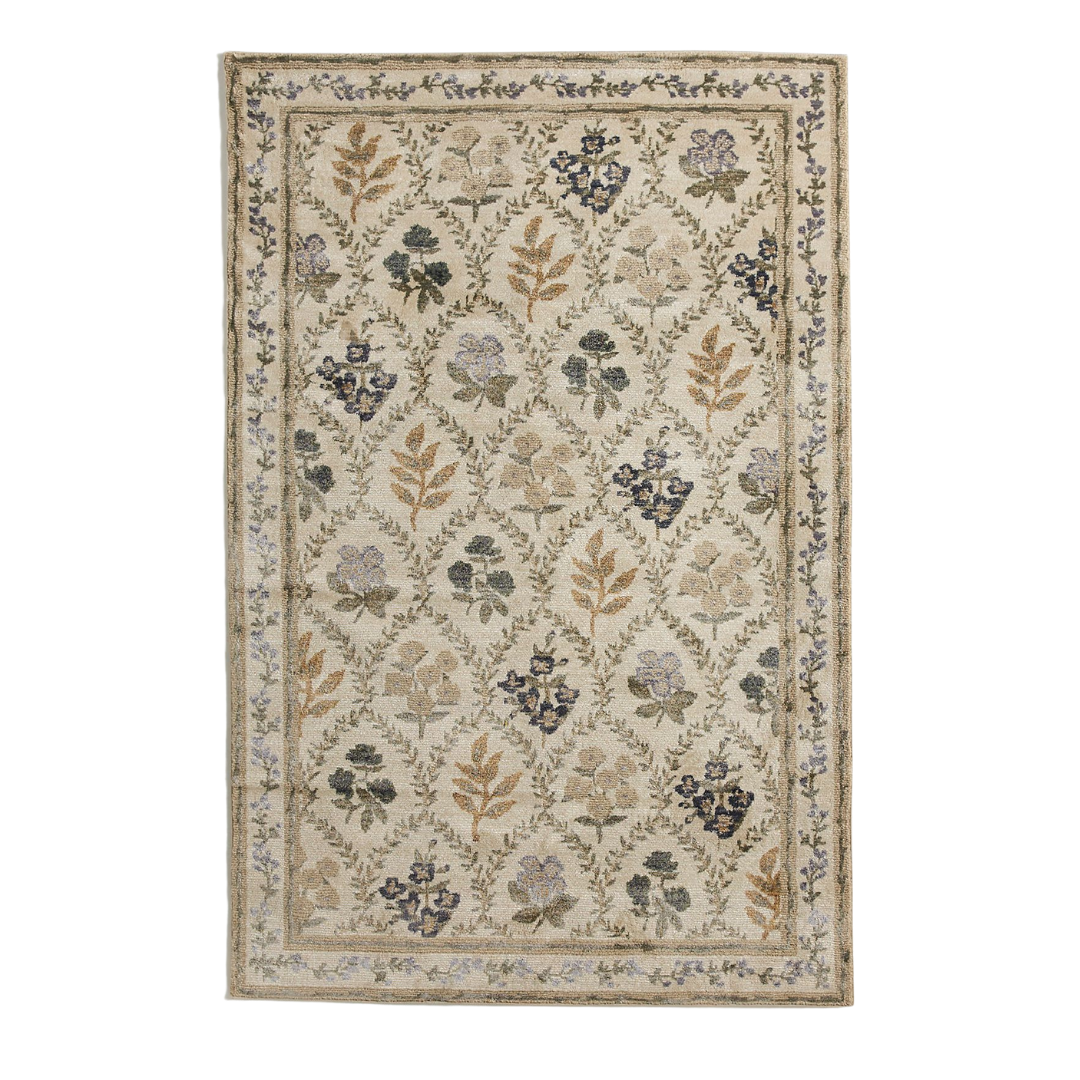 Friday Five Home Finds, neutral rug | Louella Reese