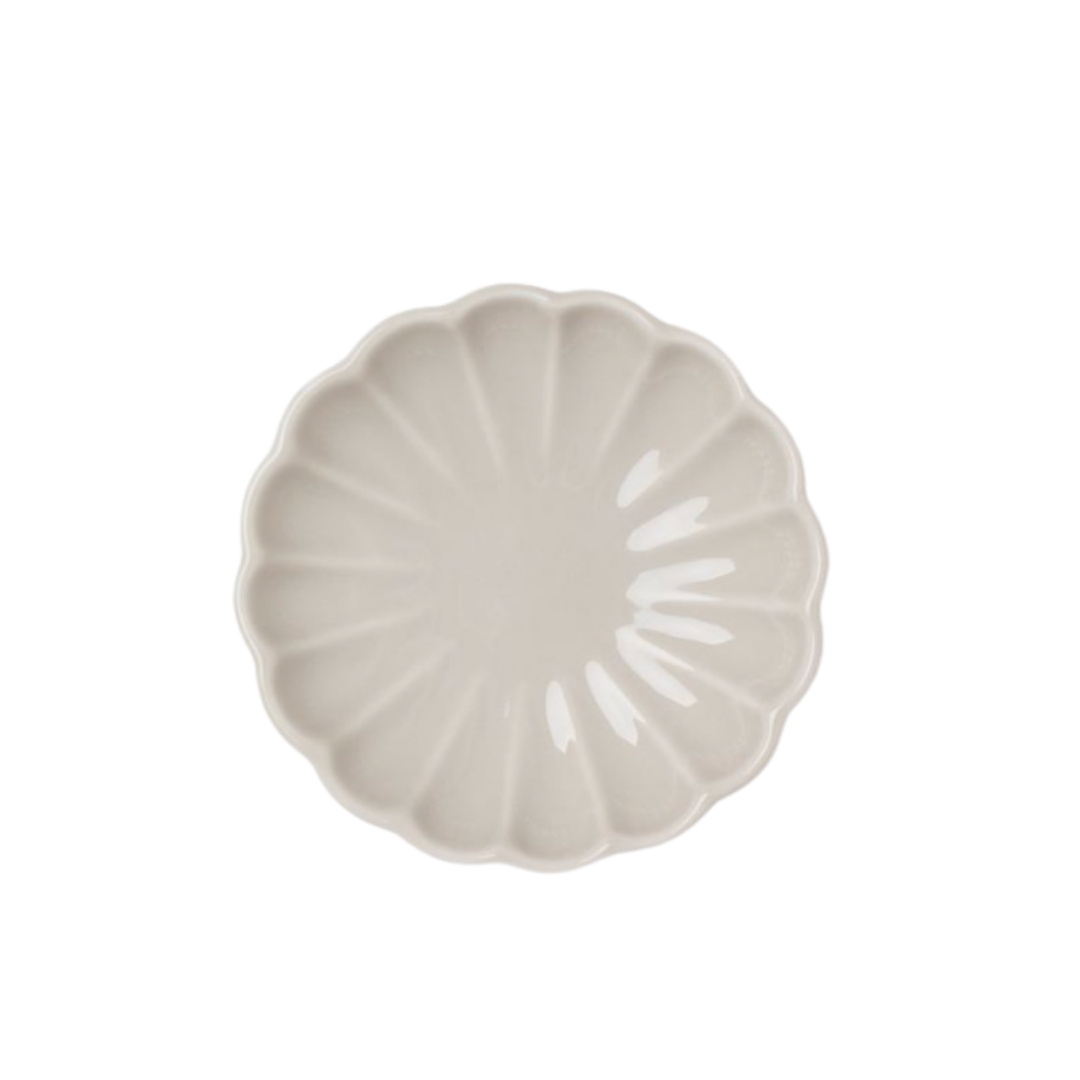 scallop porcelain plate | Louella Reese Friday Five No. 20